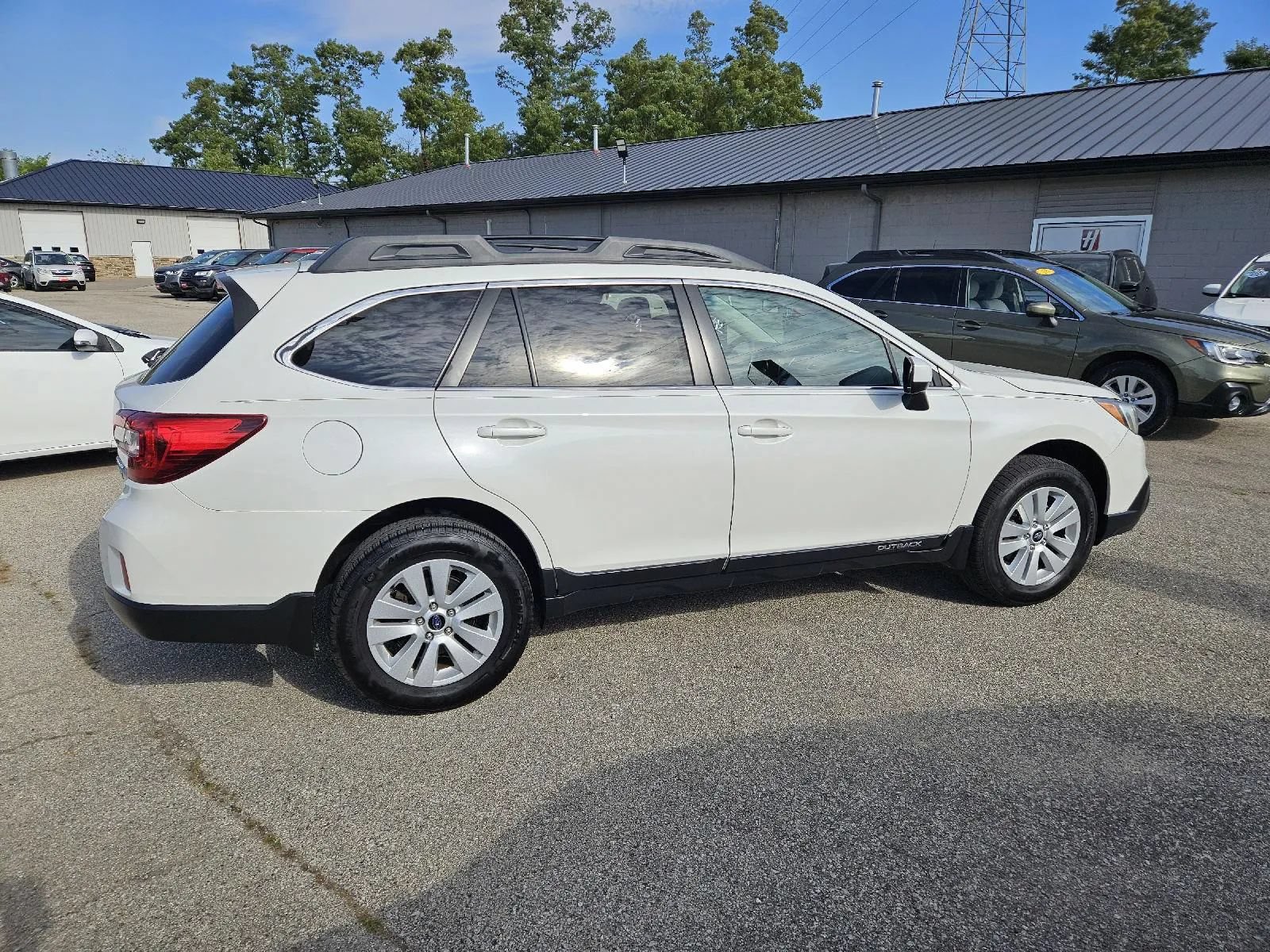 Used 2015 Subaru Outback 2.5i Premium w/ Popular Package #1 AWD/4WD image 7