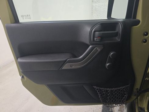 Used 2013 Jeep Wrangler Unlimited Sport w/ Max Tow Pkg image 8