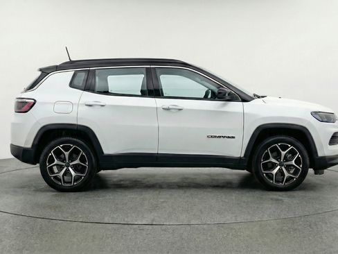 Used 2025 Jeep Compass Limited AWD/4WD image 11