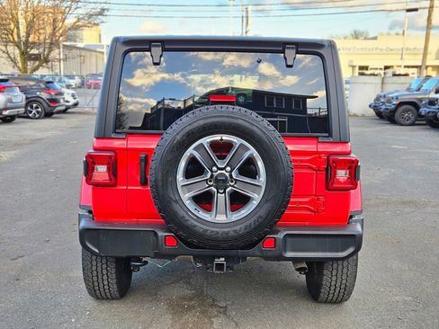 Used 2022 Jeep Wrangler Unlimited Sahara w/ Dual Top Group image 4