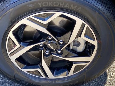 Used 2024 Kia Sportage LX image 20