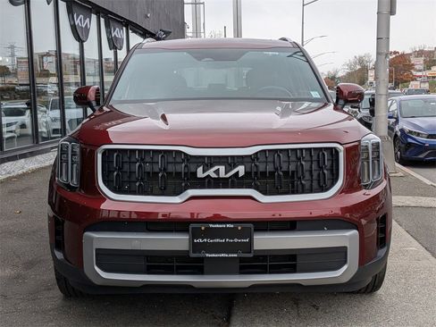 Used 2023 Kia Telluride EX image 3