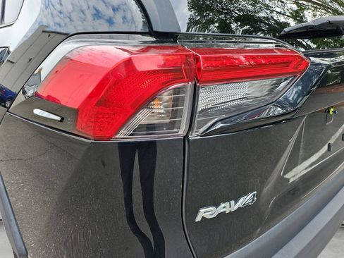 Used 2019 Toyota RAV4 XLE Premium w/ All Weather Liner Package AWD/4WD image 19