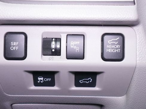 Used 2017 Subaru Forester 2.5i Premium AWD/4WD image 40
