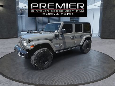 Used 2022 Jeep Wrangler Unlimited Sahara AWD/4WD image 4