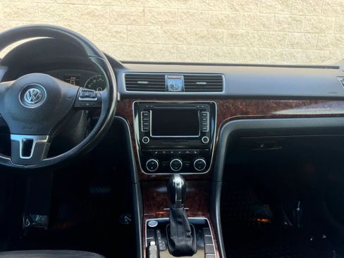 Used 2013 Volkswagen Passat TDI SEL Premium FWD image 23