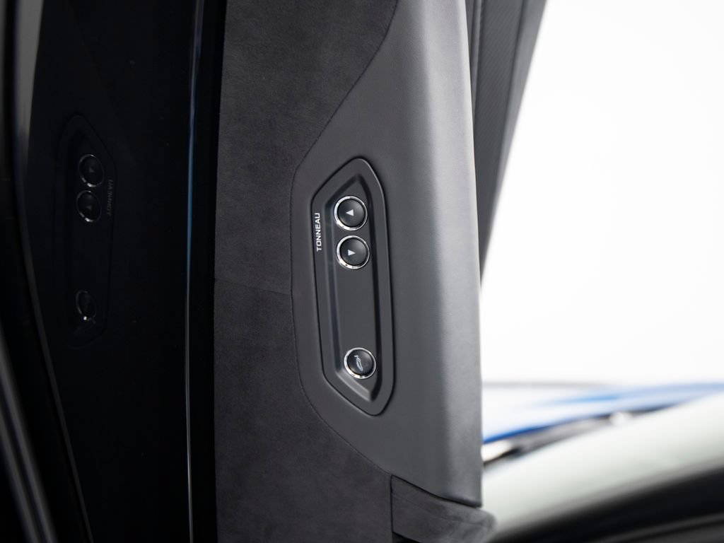 Used 2024 McLaren 750S Spider RWD image 12