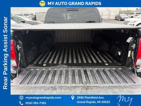 Used 2018 Toyota Tacoma TRD Off-Road AWD/4WD image 29