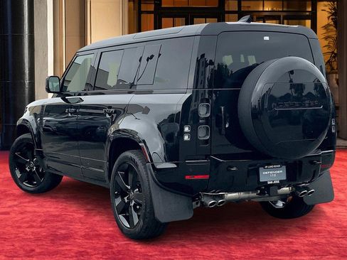 New 2025 Land Rover Defender 110 V8 image 4