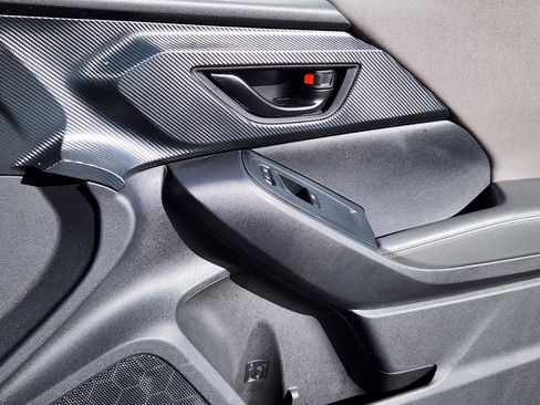 Used 2024 Subaru Crosstrek 2.0i Premium image 15