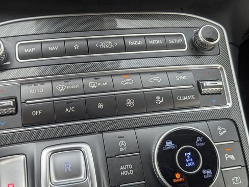 Used 2022 Hyundai Santa Fe Limited AWD/4WD image 24