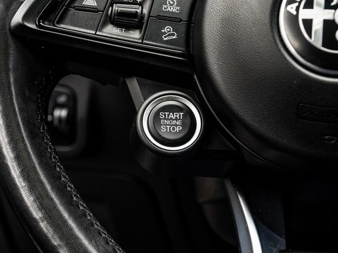 Used 2022 Alfa Romeo Stelvio Ti image 29