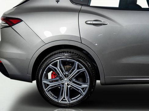 Used 2022 Maserati Levante Modena image 7