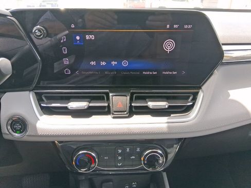 Used 2025 Chevrolet TrailBlazer LT FWD image 25