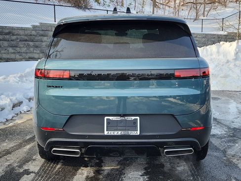 Used 2025 Land Rover Range Rover Sport SE image 7