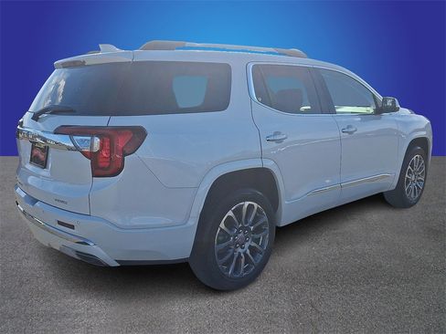 Used 2022 GMC Acadia Denali w/ Denali Ultimate Package image 4