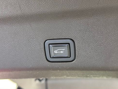 Used 2021 Chevrolet Suburban LT AWD/4WD image 39