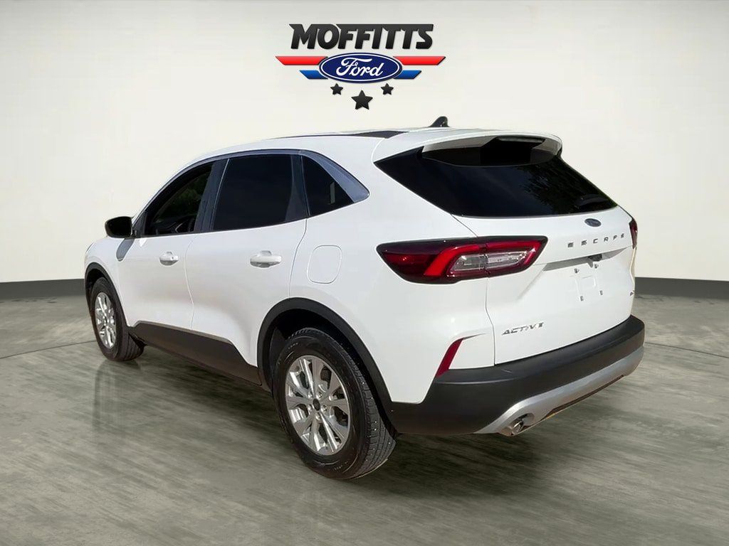 Used 2023 Ford Escape Active AWD/4WD image 3