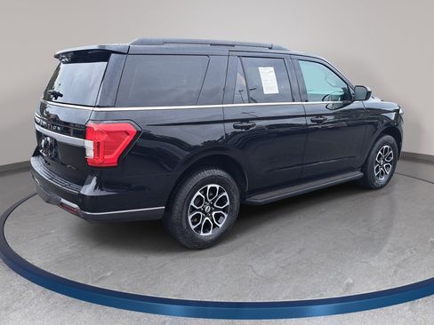 Used 2024 Ford Expedition XLT AWD/4WD image 5