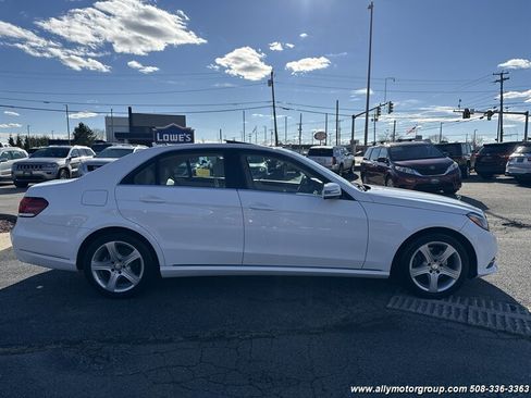 Used 2014 Mercedes-Benz E 350 4MATIC Sedan image 4