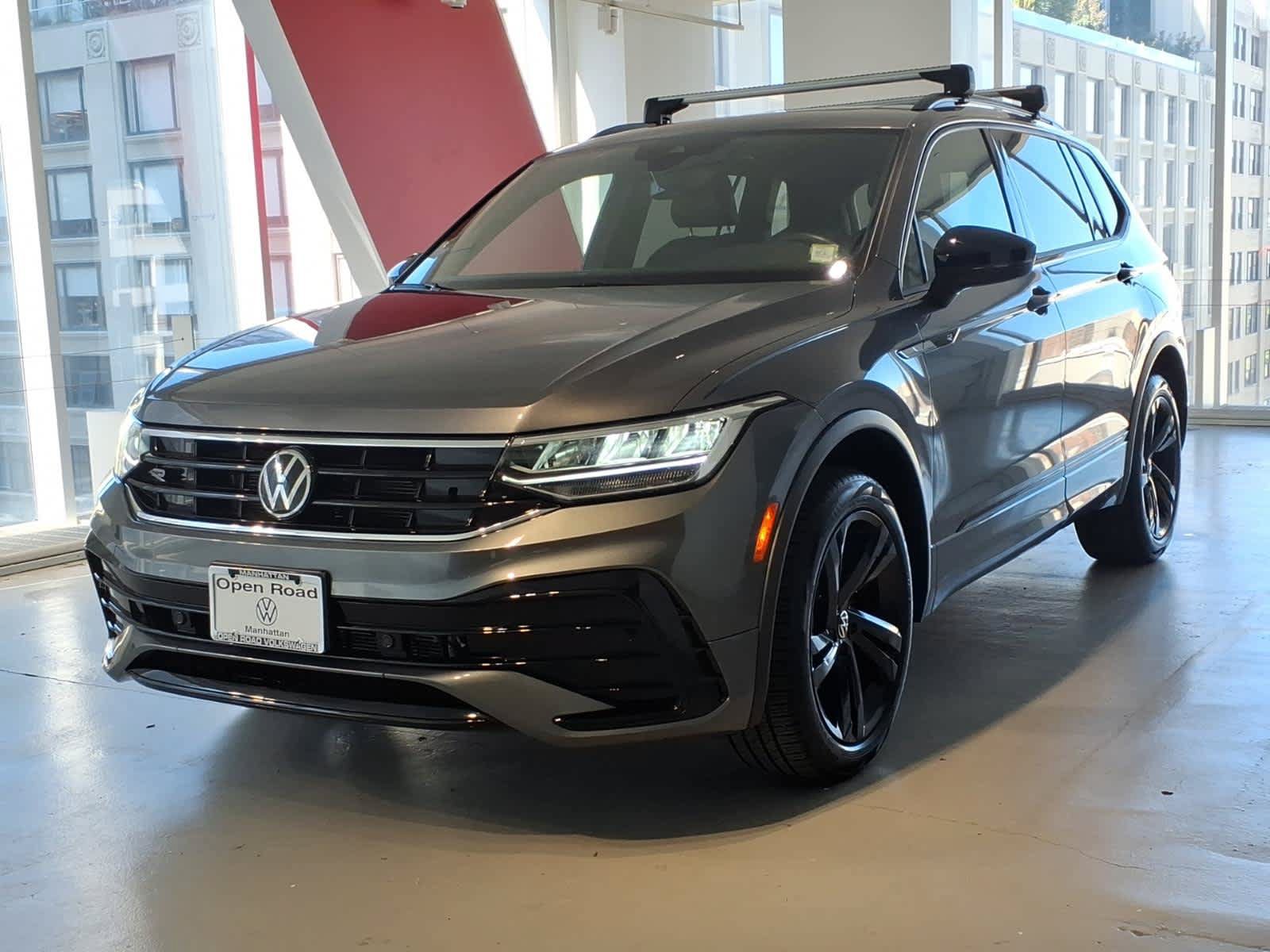 Used 2024 Volkswagen Tiguan SE R-Line AWD/4WD image 1