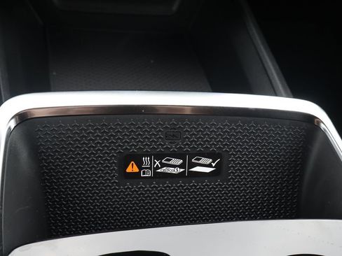 New 2026 Chevrolet Equinox LT w/ Convenience Package II FWD image 32