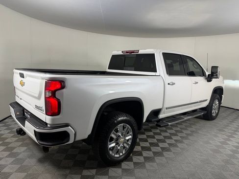 Used 2024 Chevrolet Silverado 3500 High Country w/ High Country Premium Package image 8