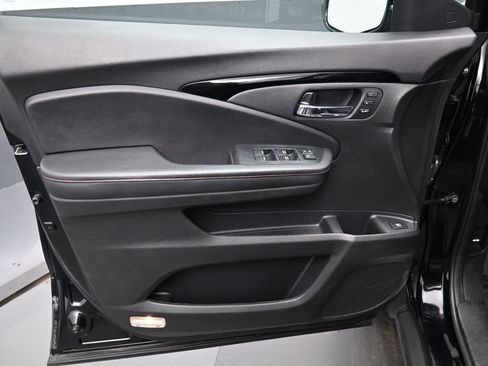 Used 2023 Honda Ridgeline Black Edition image 11