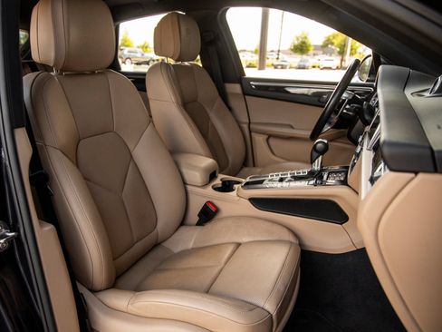 Certified 2020 Porsche Macan S AWD/4WD image 46