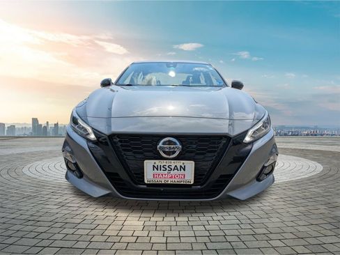 Certified 2022 Nissan Altima 2.5 SR w/ Midnight Edition Package FWD image 10