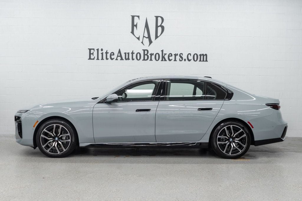 Used 2026 BMW 740i xDrive AWD/4WD image 2