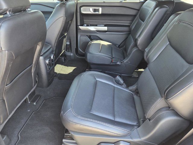 Used 2021 Ford Explorer Limited w/ Equipment Group 301A RWD image 29
