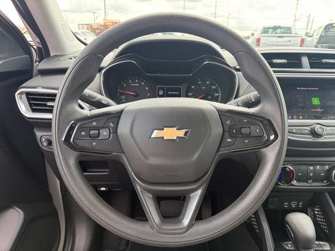 Used 2023 Chevrolet TrailBlazer LT FWD image 43