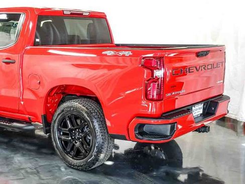 Used 2024 Chevrolet Silverado 1500 Custom w/ Turbomax Blackout Package AWD/4WD image 10