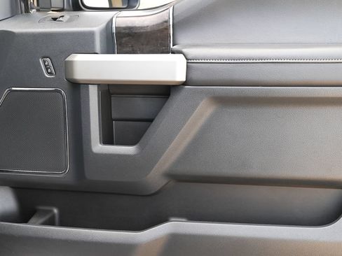 Used 2022 Ford F250 Lariat AWD/4WD image 8