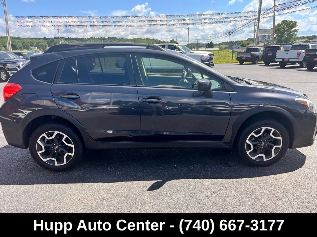 Used 2017 Subaru Crosstrek 2.0i Premium w/ Moonroof Package AWD/4WD image 18