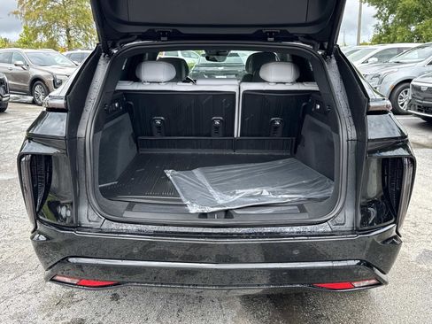 New 2025 Cadillac Lyriq Sport image 11