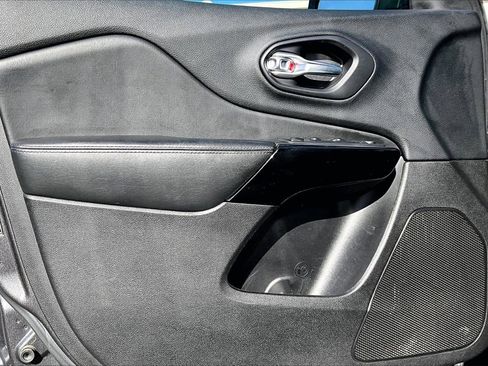 Certified 2020 Jeep Cherokee Latitude Plus image 23