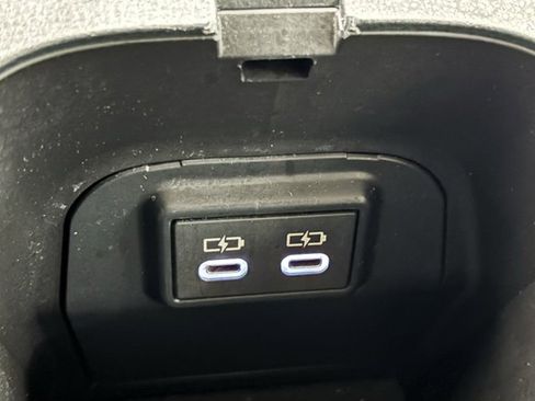 Used 2023 Toyota RAV4 XLE Premium image 32