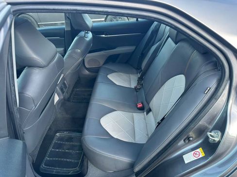 Used 2018 Toyota Camry XLE FWD image 23