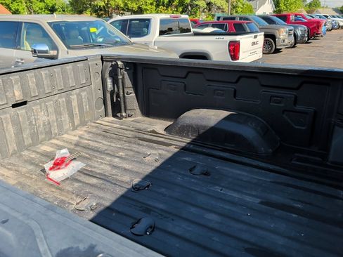 Used 2022 GMC Sierra 2500 AT4 w/ AT4 Preferred Package AWD/4WD image 13
