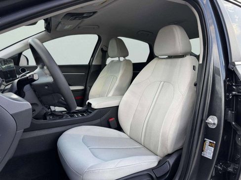 Used 2025 Hyundai Sonata SE image 19