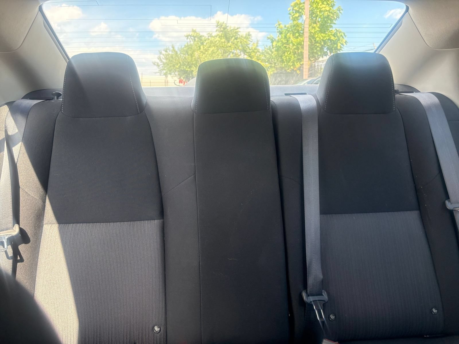 Used 2025 Nissan Sentra SV FWD image 32