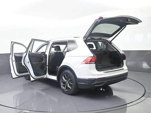 Used 2024 Volkswagen Tiguan SE FWD image 73