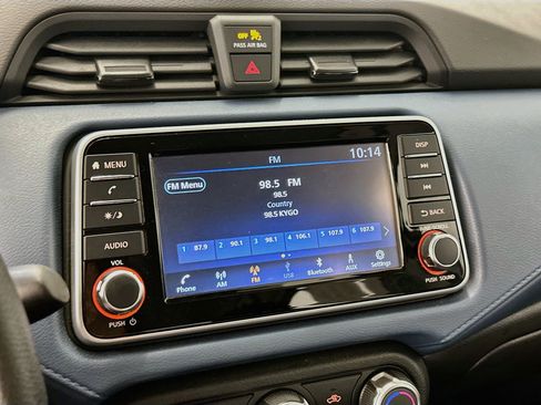 Used 2025 Nissan Versa SV FWD image 21