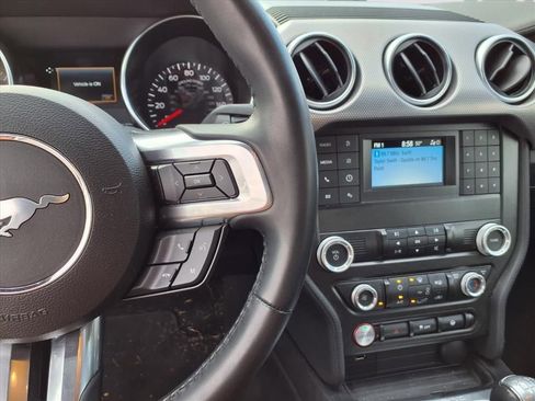 Used 2020 Ford Mustang GT image 15