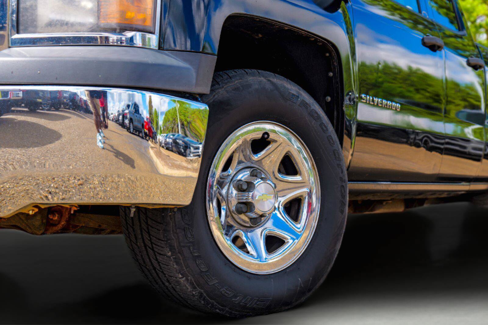 Used 2014 Chevrolet Silverado 1500 W/T w/ Trailering Package AWD/4WD image 2