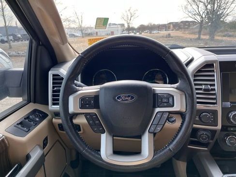 Used 2016 Ford F150 Lariat image 11