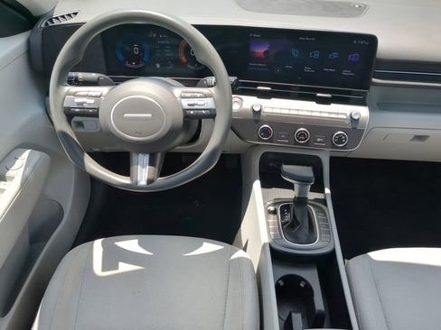 Used 2025 Hyundai Kona SE AWD/4WD image 16