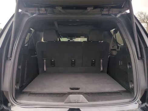 Used 2021 Chevrolet Suburban LT image 26